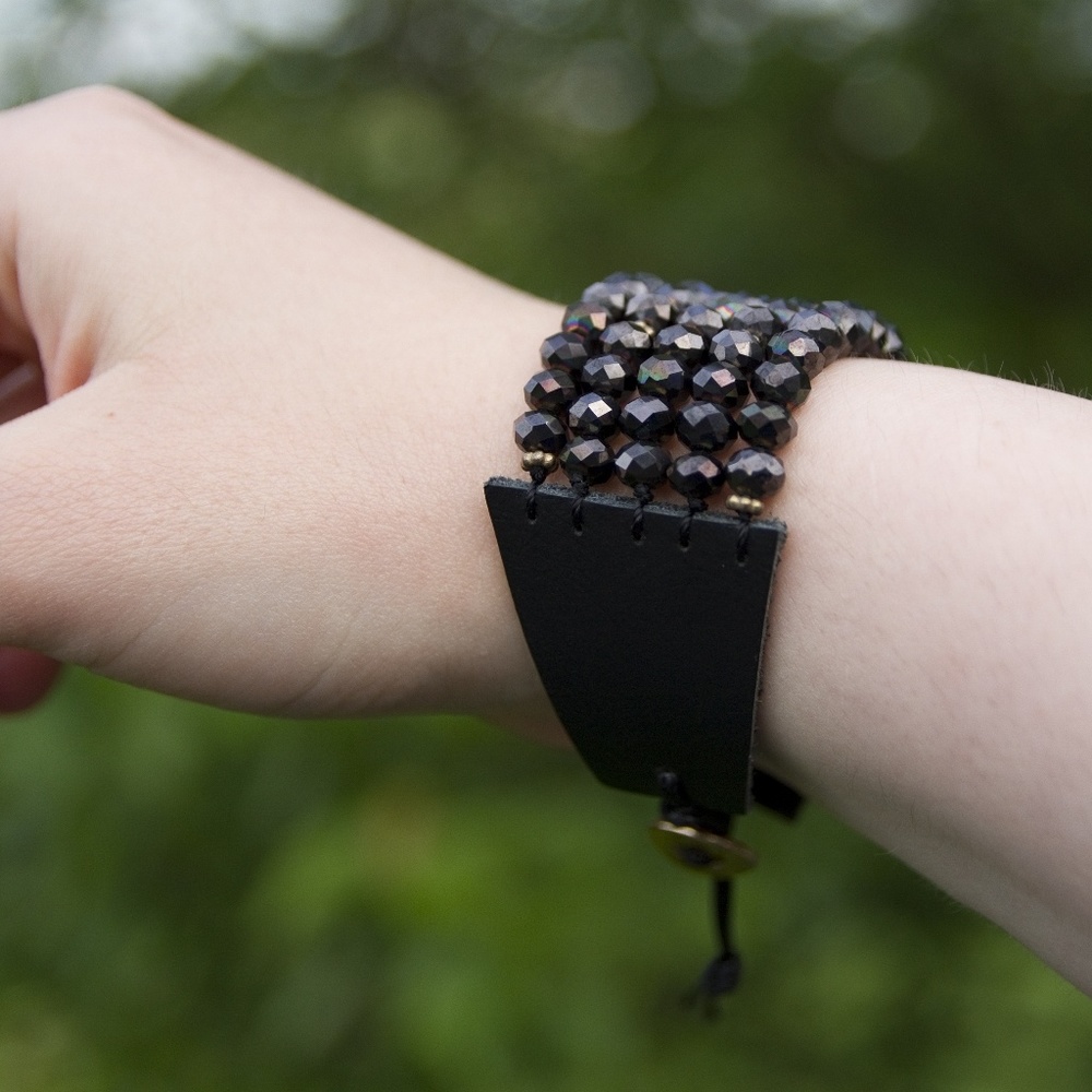☆CLEARANCE☆ black beaded leather bracelet